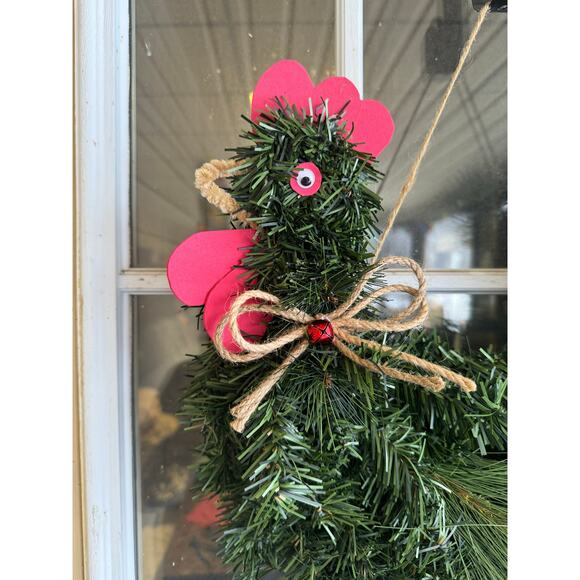 Pine Chicken Wreath, Rooster Wreath, Winter Home Decoration, Christmas Gift Idea - Picture 2 of 7